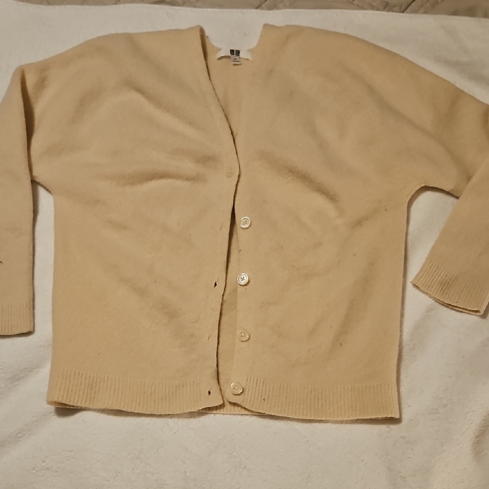 Uniqlo Cream Women's Cardigan Sweater 100% Wool